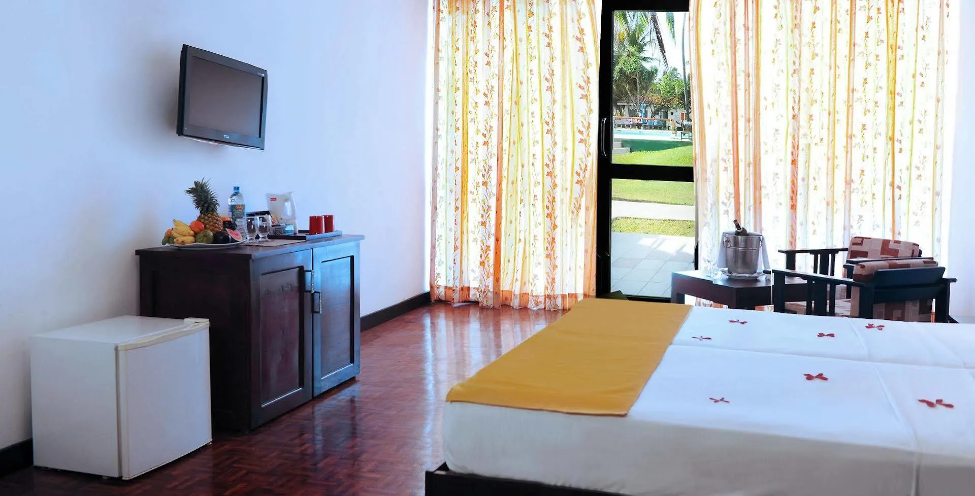 Golden Star Beach Hotel Negombo