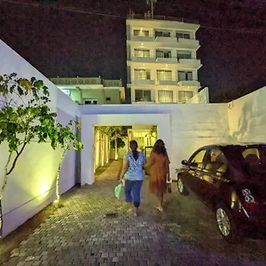 3* Pensión Marine At