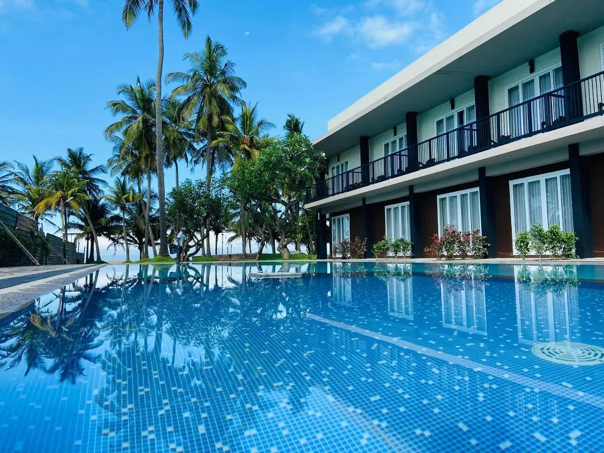 Golden Star Beach Hotel Negombo