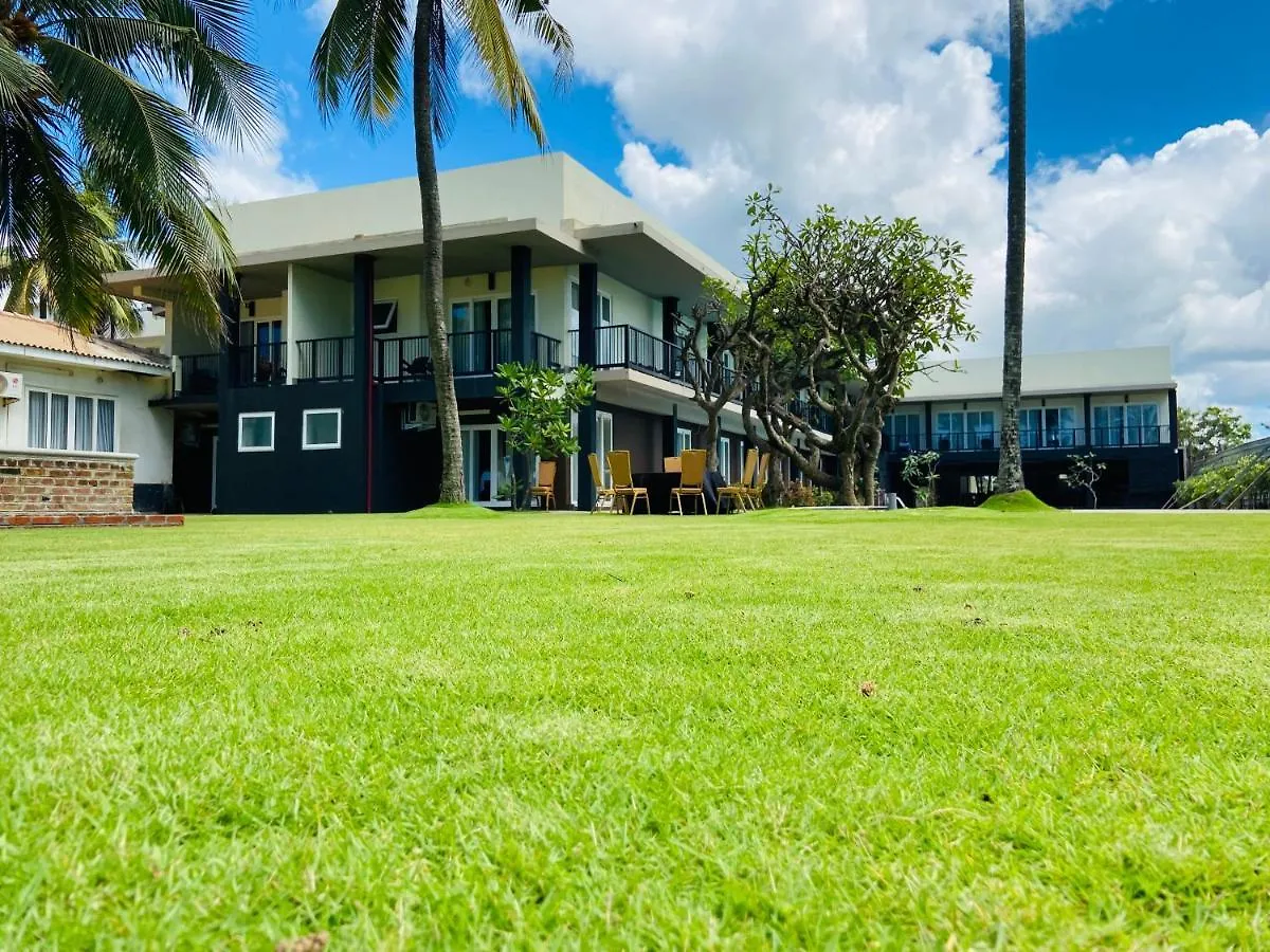 Golden Star Beach Hotel Negombo