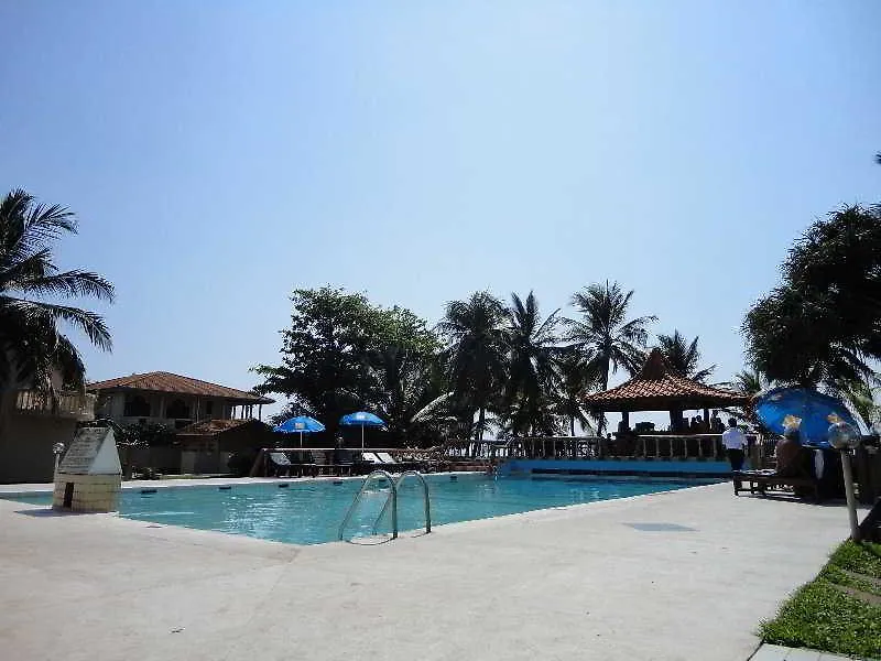 Golden Star Beach Hotel Negombo