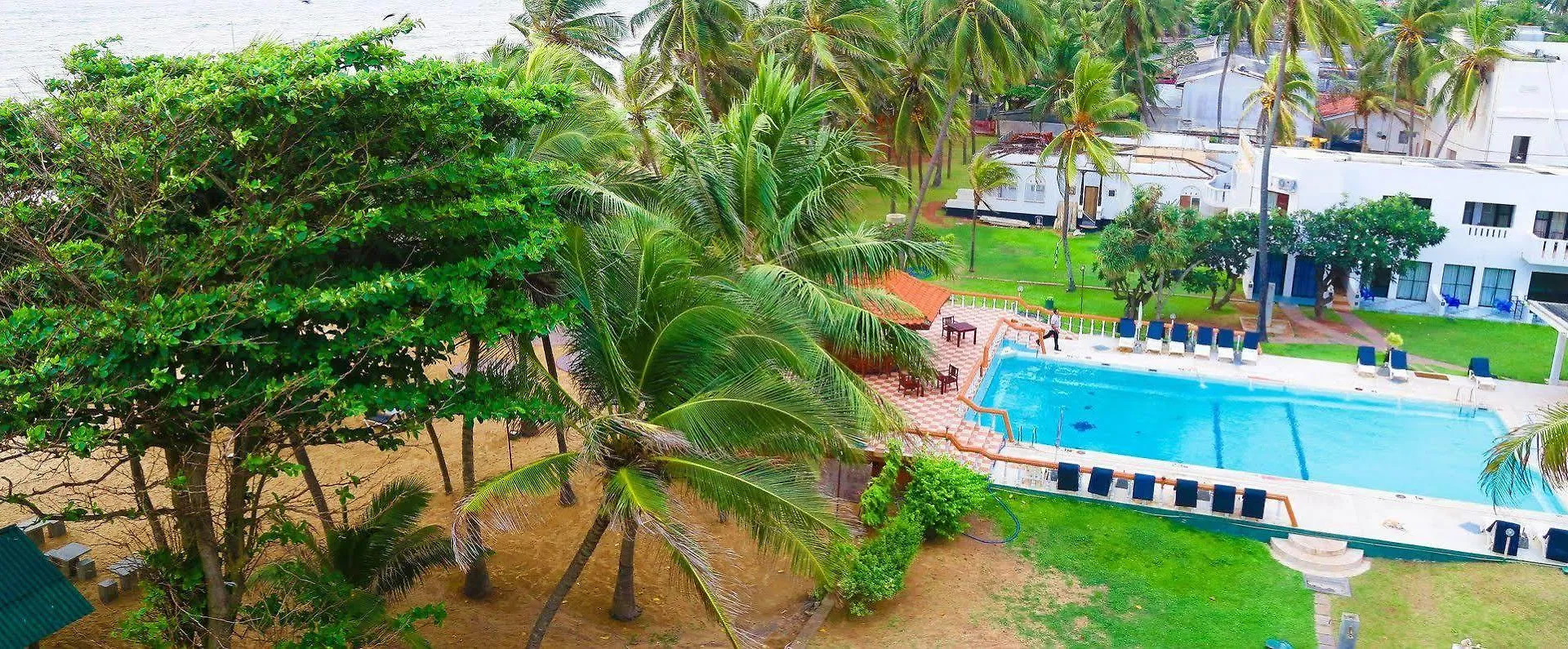 Golden Star Beach Hotel Negombo