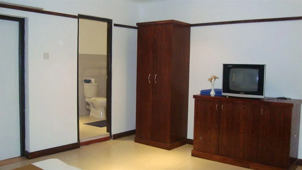 Golden Star Beach Hotel Negombo