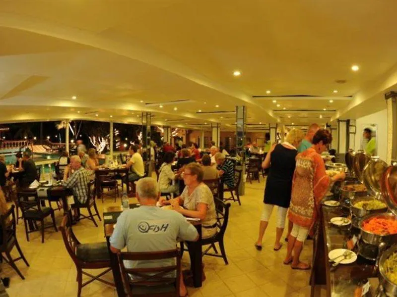 Golden Star Beach Hotel Negombo